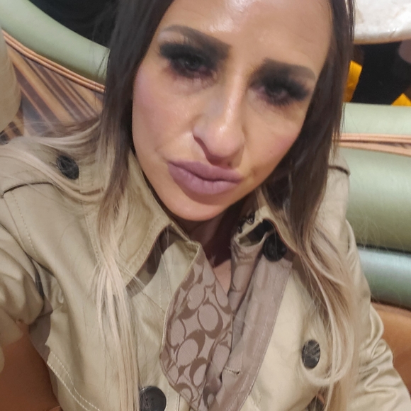 Meet your Posher, Jffhappilyinlove - Picture 1 of 5